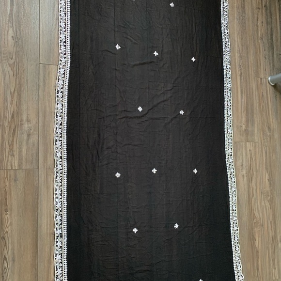 Scarf - Picture 4 of 8